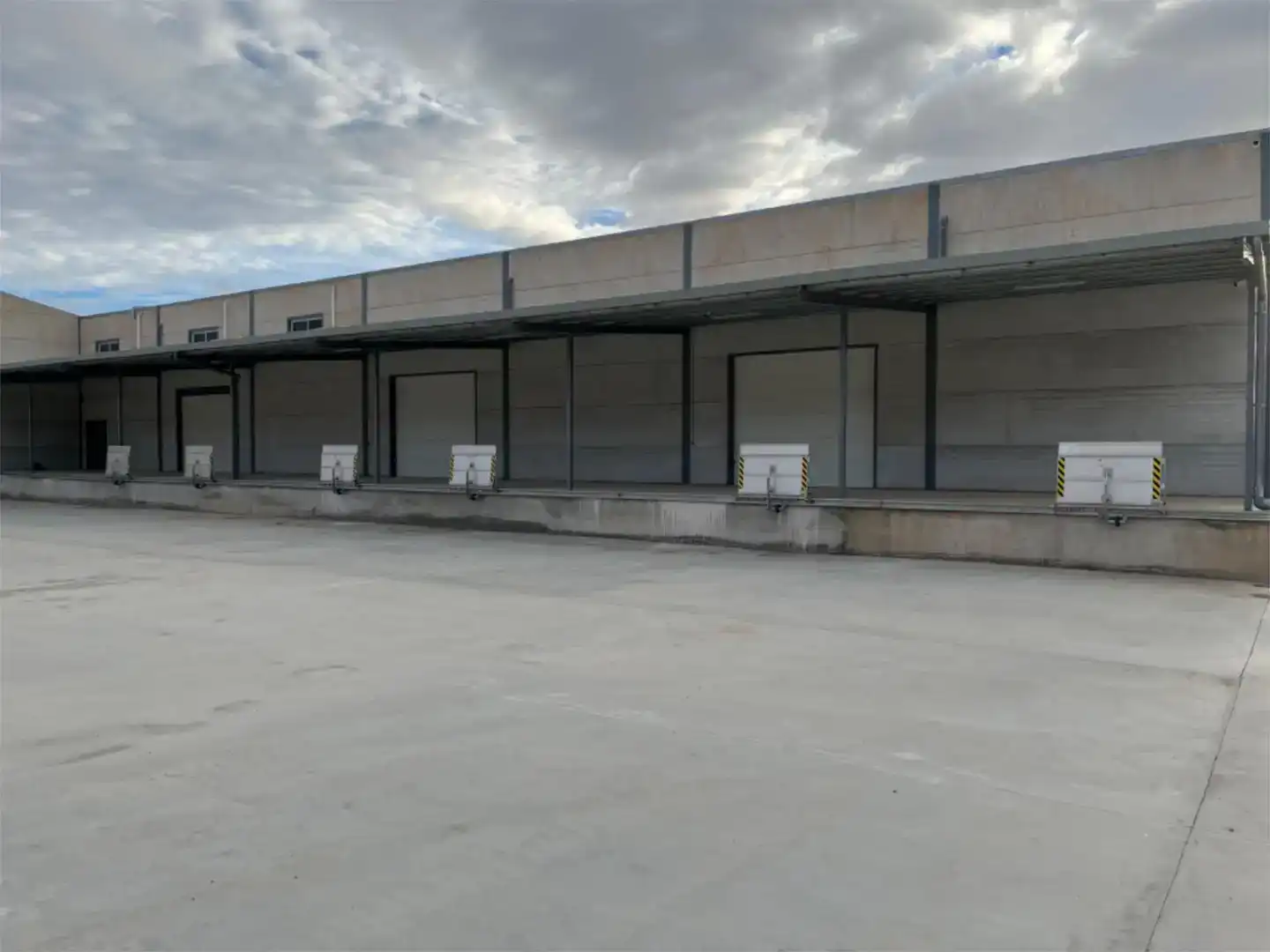 Exterior view of Industrial buildings for rent in Zafarraya