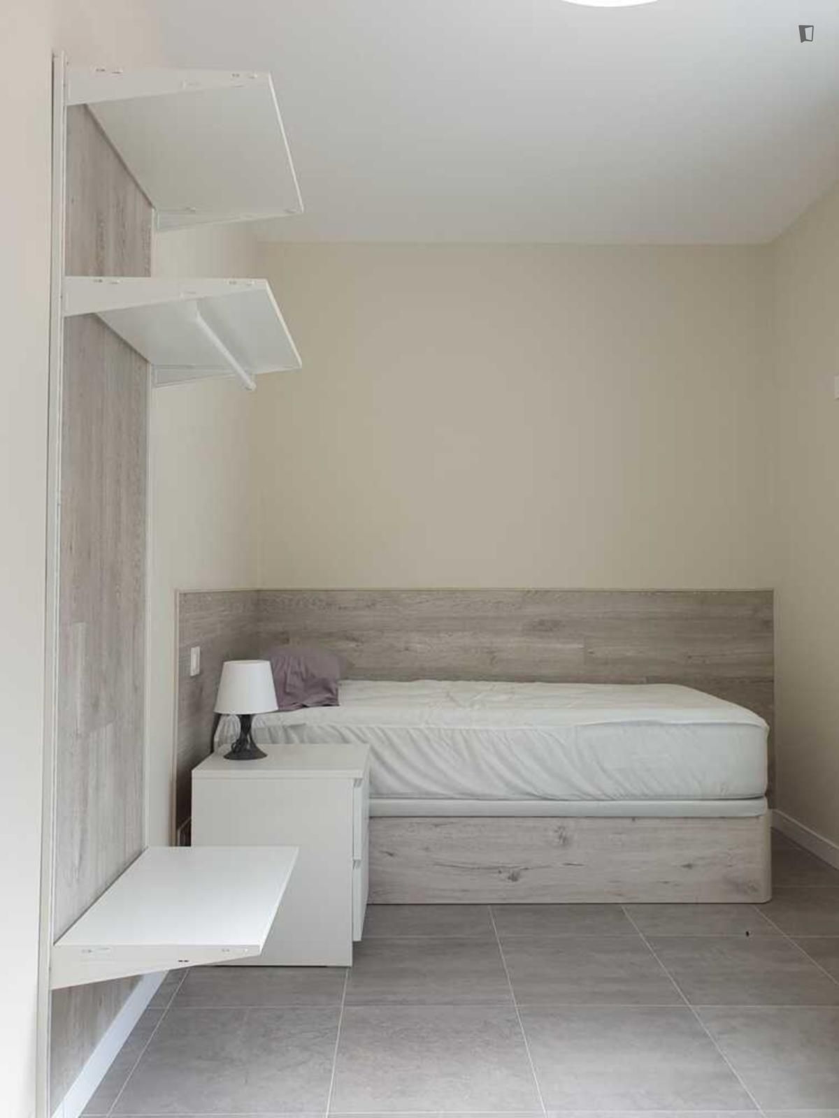 Bedroom of Apartments for share in  Madrid Capital  with Furnished, Washing machine and Microwave