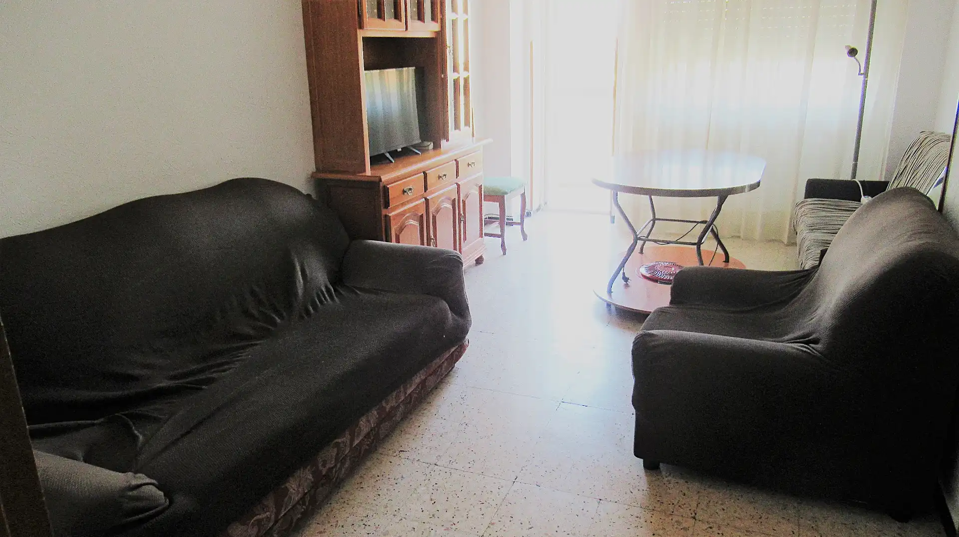 Living room of Flat for rent in Badajoz  with Furnished, Washing machine and Microwave