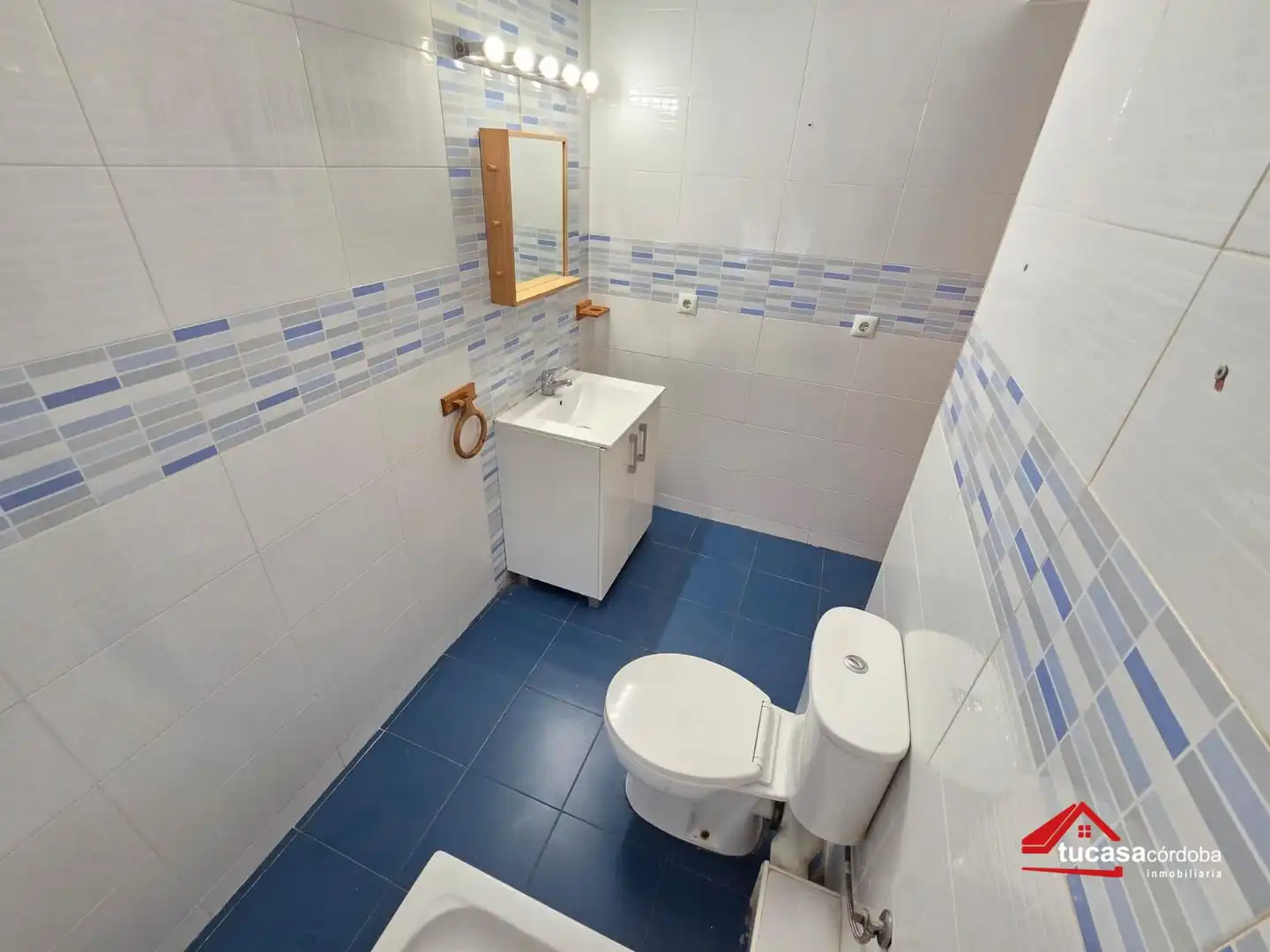 Bathroom of Flat for sale in Córdoba  with Air Conditioner