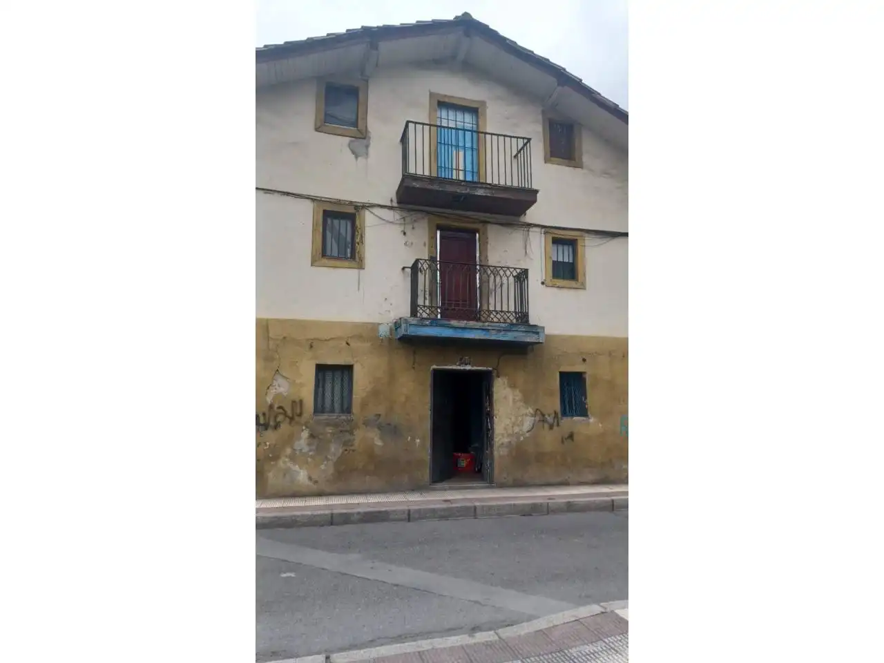 Exterior view of Flat for sale in Barakaldo   with Storage room and Balcony