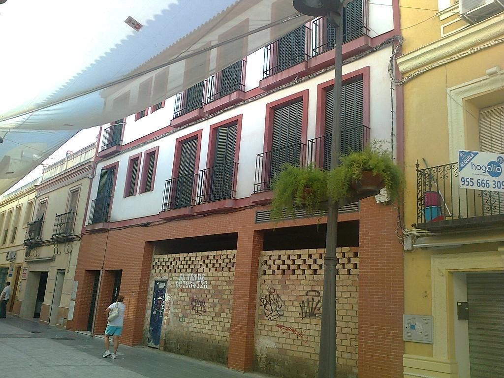 Exterior view of Garage for sale in Dos Hermanas