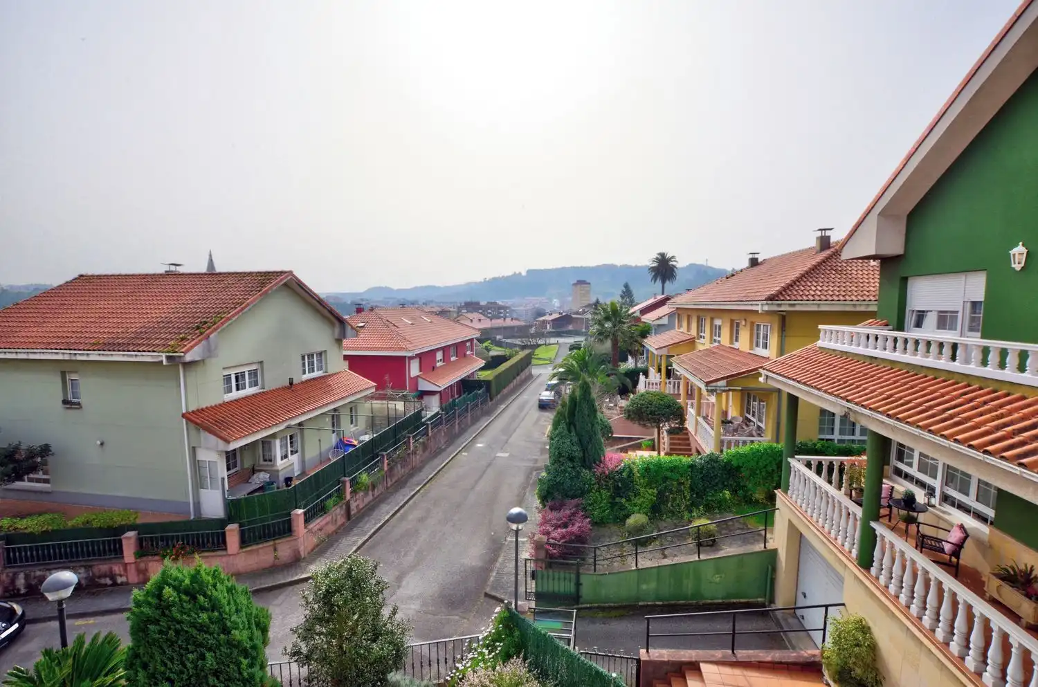 Vista exterior de Casa o chalet en venta en Avilés con Calefacción, Terraza y Trastero