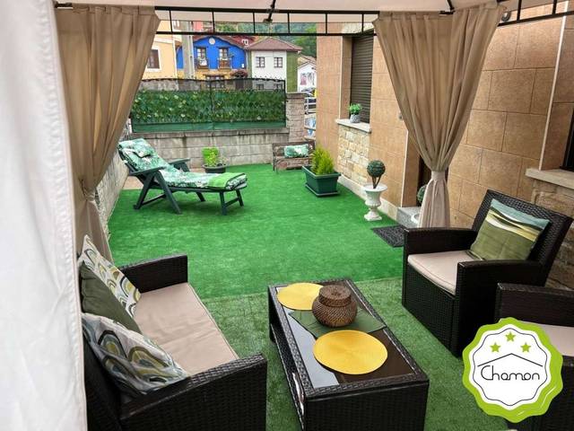 Casa-chalet en Venta en Lena