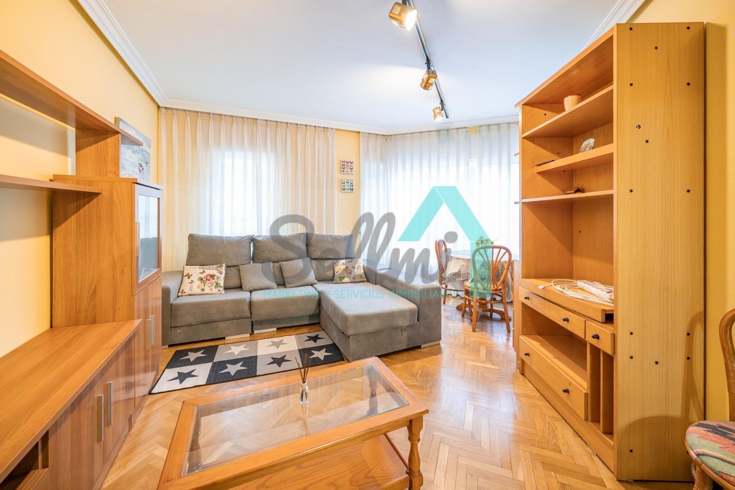 Living room of Flat for sale in Gijón   with Heating and Parquet flooring