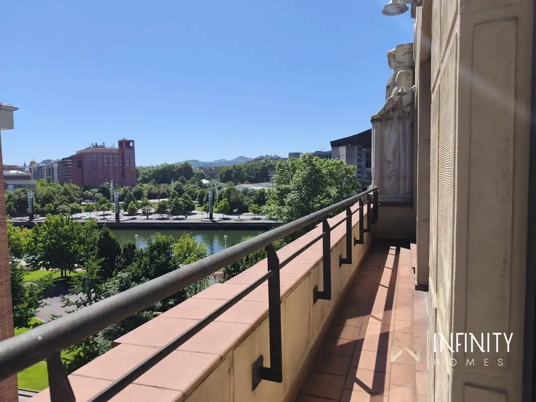 Terrassa de Pis de lloguer en Bilbao  amb Calefacció, Terrassa i Traster
