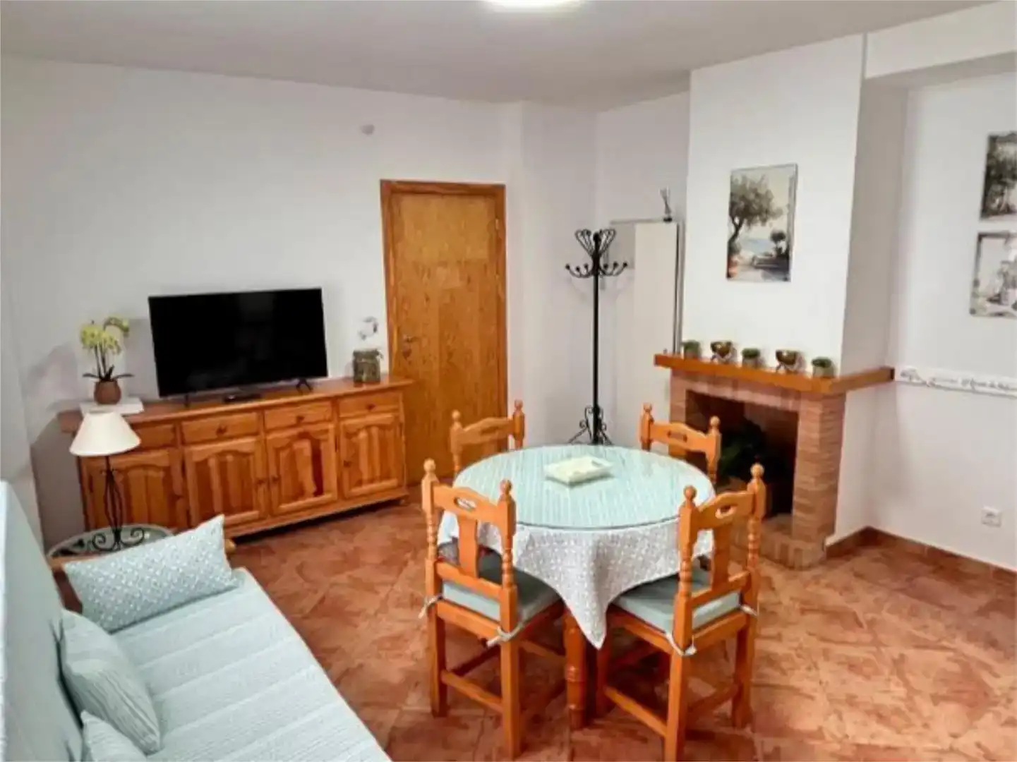 Sala d'estar de Pis de lloguer en Cazorla amb Aire condicionat i Moblat