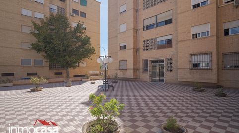 Foto 4 de Piso en venta en Calle Jesse Owens, 1, Rosaleda - Juventud, Granada Capital