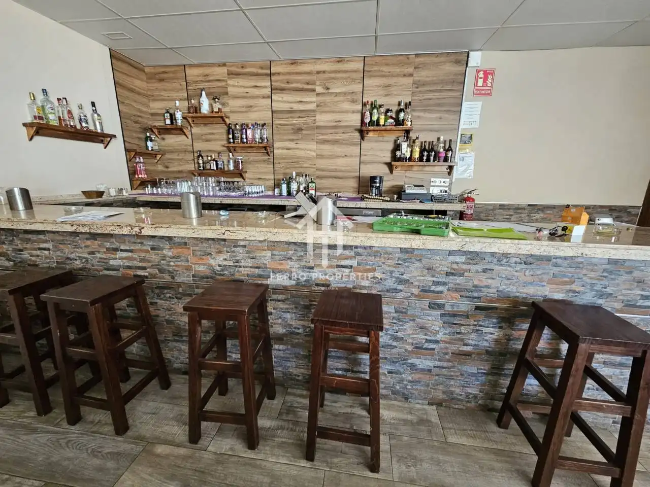 Local en venta en Chimeneas con Aire acondicionado