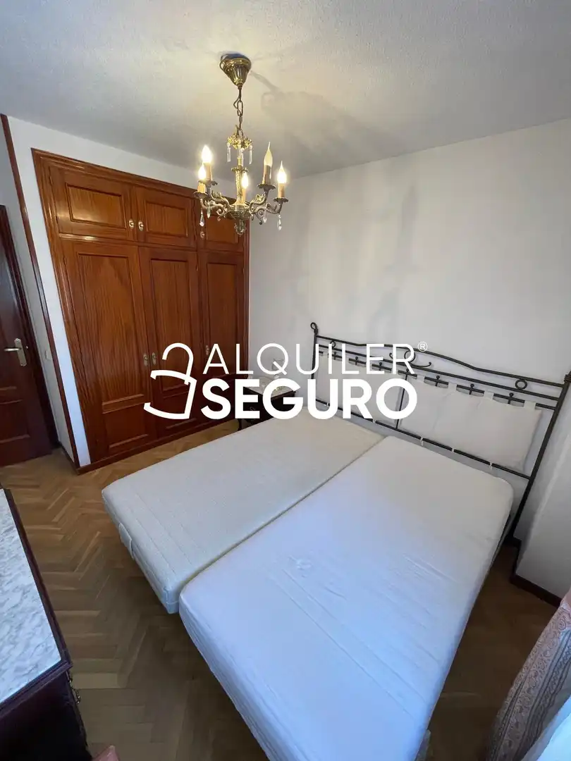 Bedroom of Flat for rent in Madrid  with Air Conditioner, Heating and Swimming Pool