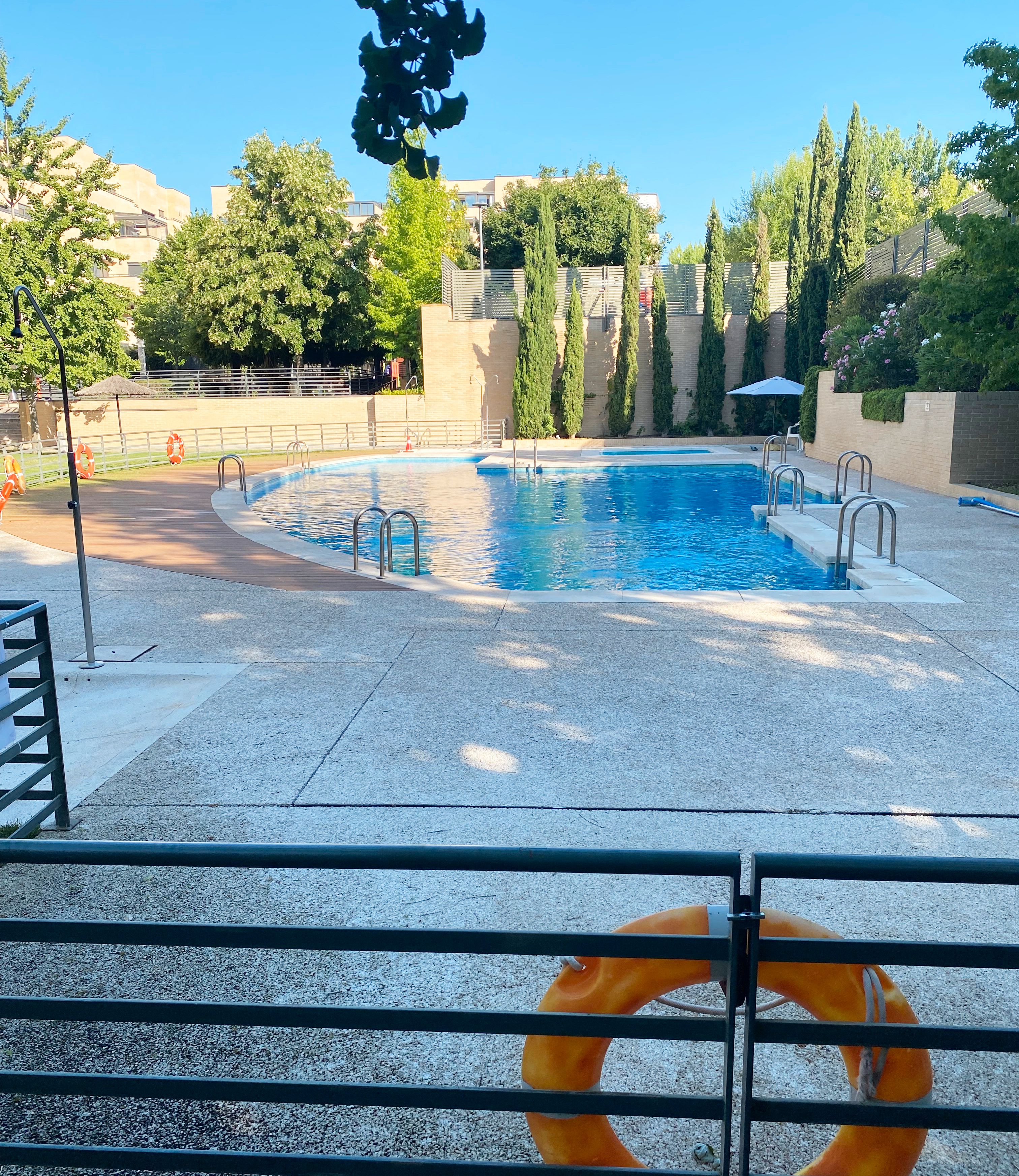Swimming pool of Flat for sale in San Sebastián de los Reyes  with Air Conditioner, Heating and Private garden