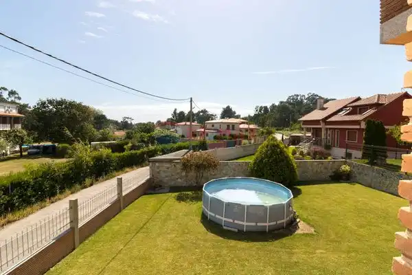 Piscina de Casa o xalet en venda en A Guarda   amb Calefacció, Jardí privat i Parquet