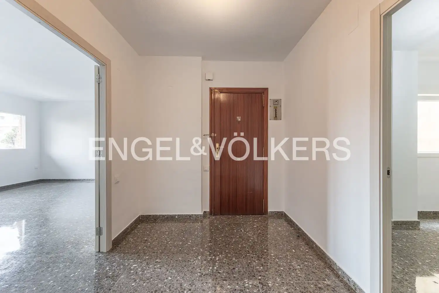 Piso de alquiler en Valencia con Calefacción y Balcón