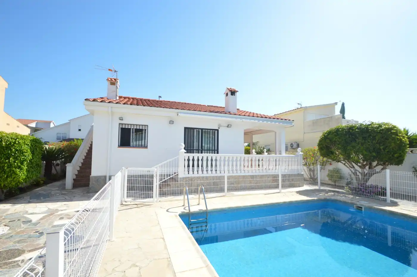 Piscina de Casa o xalet en venda en Vinaròs amb Jardí privat, Terrassa i Piscina