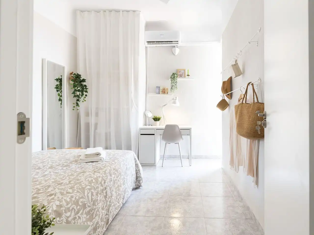 Bedroom of Flat for share in Murcia  with Air Conditioner, Heating and Terrace