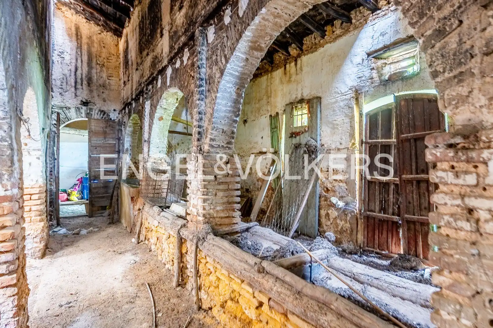 Casa rústica amb terrassa en venda a Mairena del Alcor, imagen 69