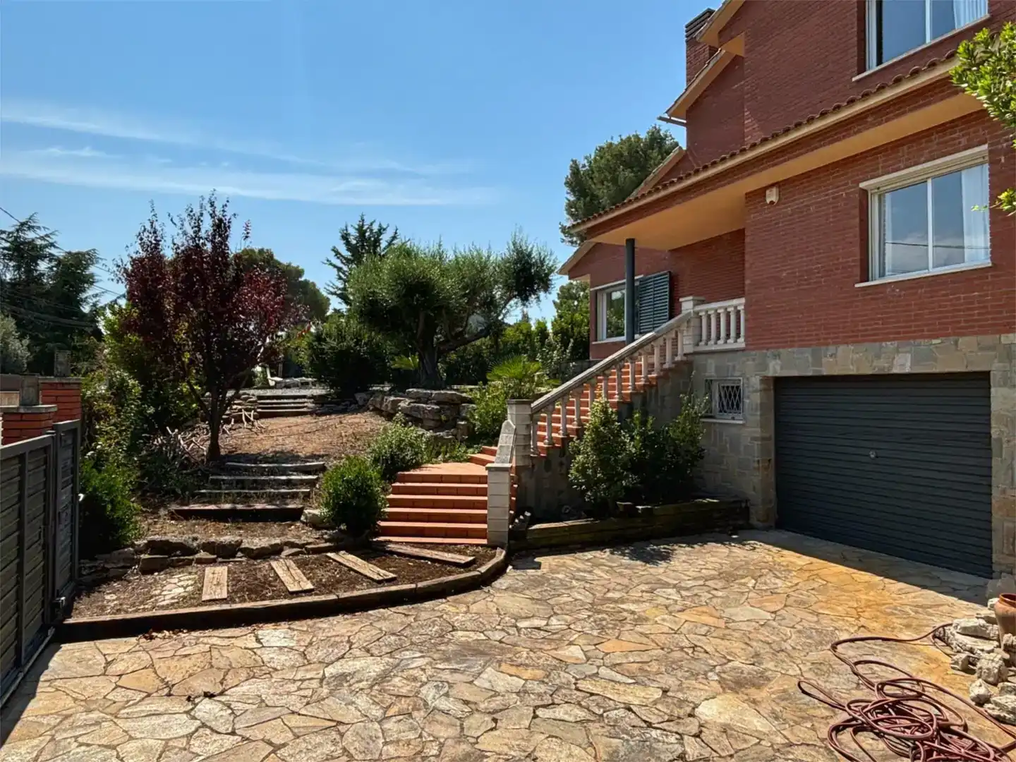 Vista exterior de Casa o xalet en venda en Corbera de Llobregat, Barcelona
