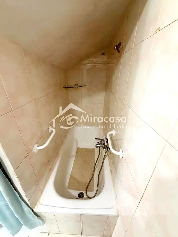 Casa en venta en Calle Miralrío, imagen 6