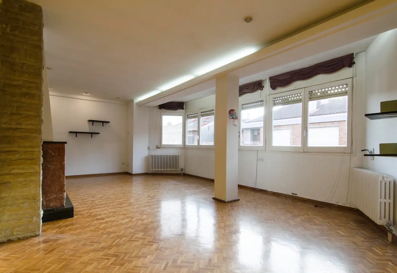 Piso en venta en Manresa con Calefacción, Trastero y Horno