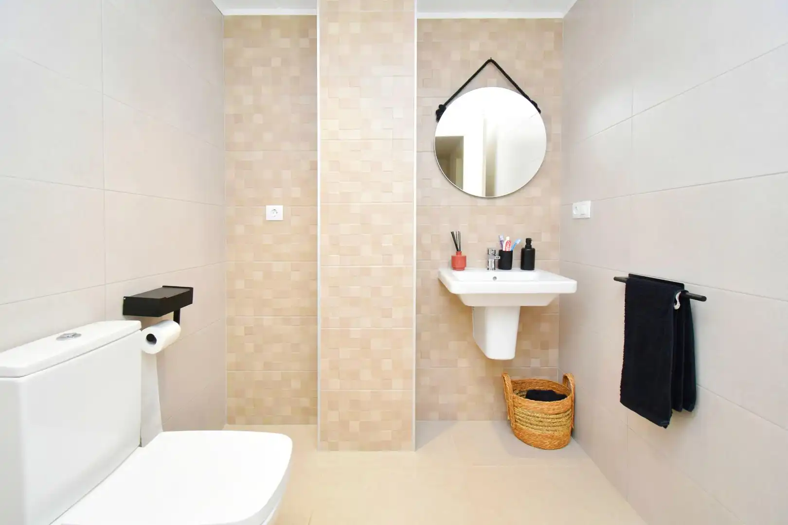 Badezimmer von Wohnung zum Verkauf in El Ejido mit Klimaanlage, Terrasse und Abstellraum