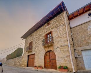 Vista exterior de Casa o xalet en venda en Echarri amb Calefacció, Terrassa i Traster