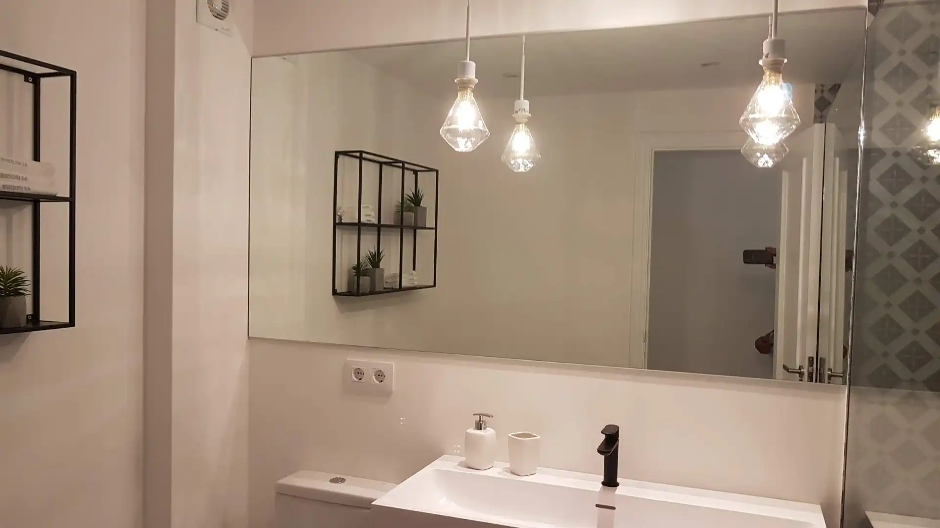 Badezimmer von Wohnung zur Miete in Santiago de Compostela  mit Heizung, Möbliert und Balkon
