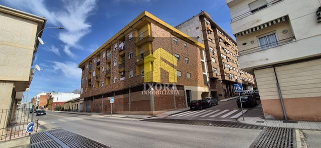 Local comercial en Venta en Pintor Juan Gris en La Zarzuela - San José - Belén
