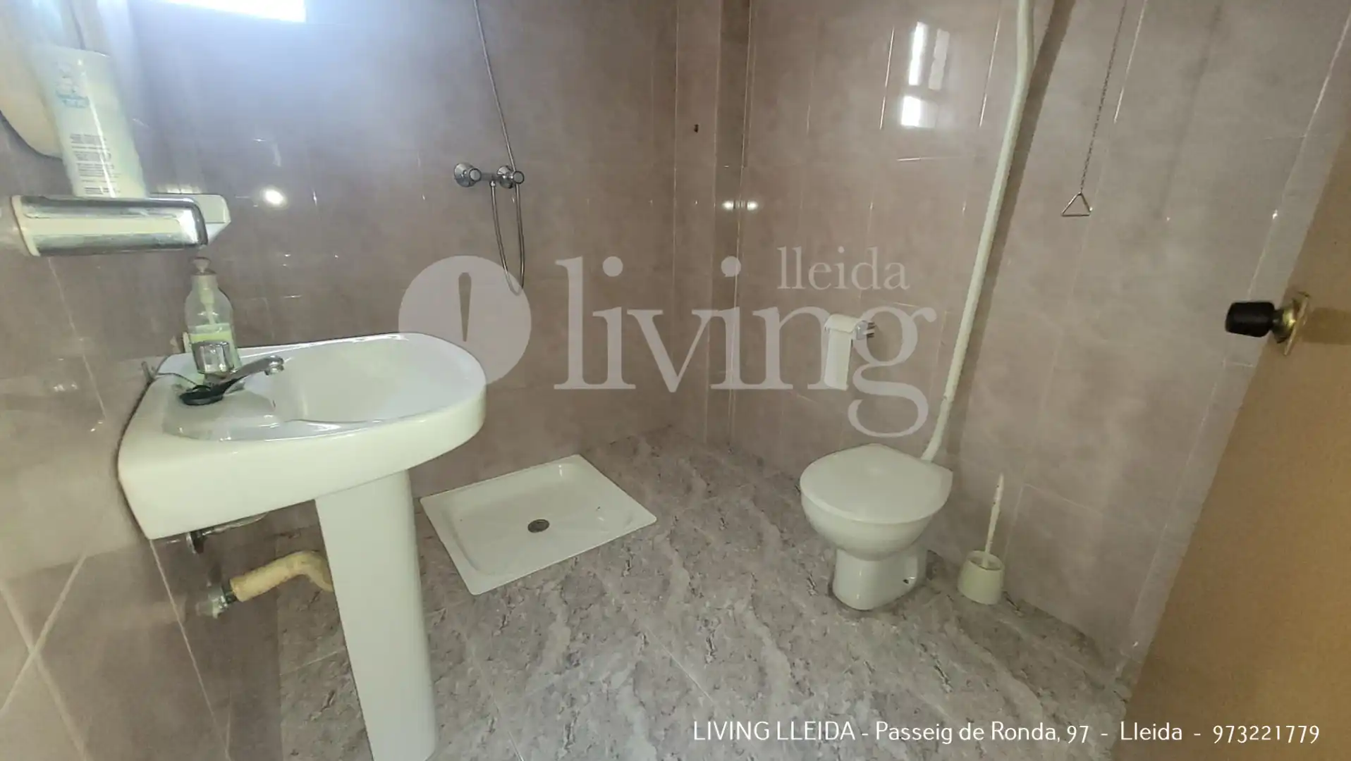 Baño de Finca rústica en venta en Fraga con Jardín privado, Trastero y Amueblado