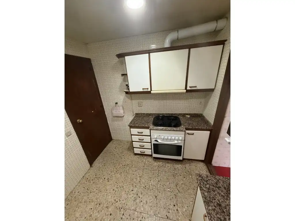 Cocina de Apartamento en venta en L'Hospitalet de Llobregat