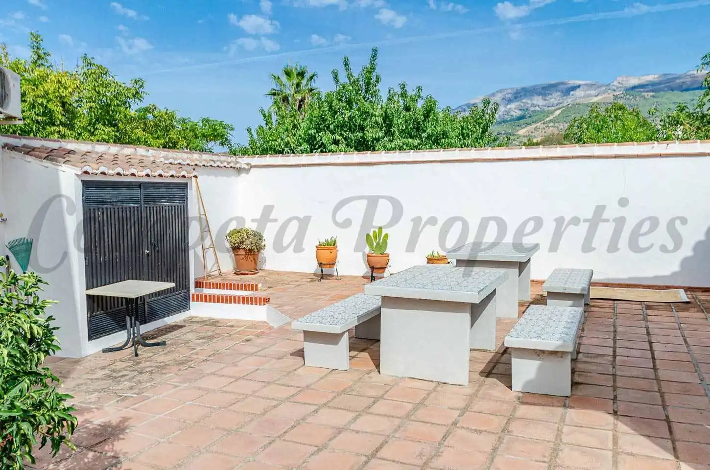 Houses for sale in Canillas de Albaida, Málaga