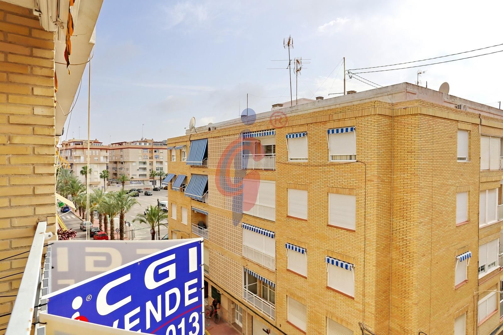 Vista exterior de Apartament en venda en Guardamar del Segura amb Terrassa