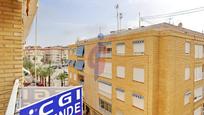 Vista exterior de Apartament en venda en Guardamar del Segura amb Terrassa
