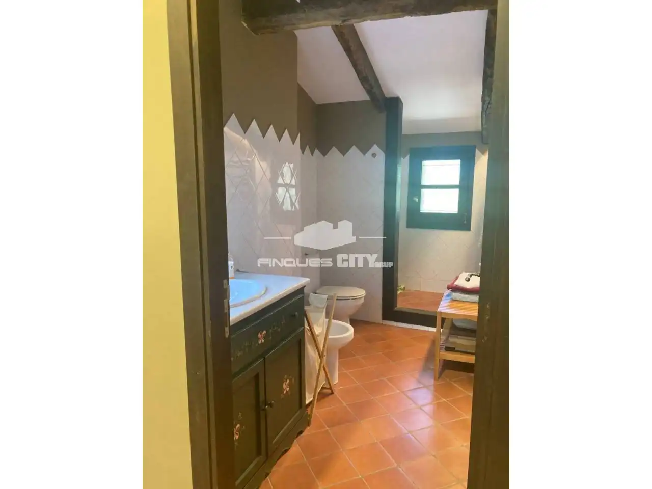 Bany de Casa o xalet en venda en Mieres (Girona) amb Calefacció i Jardí privat
