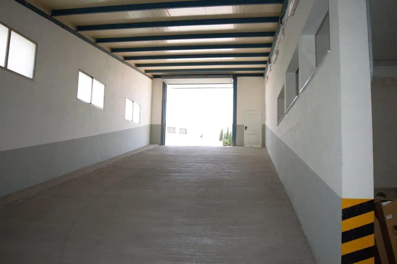 Nave industrial en venta en Villena