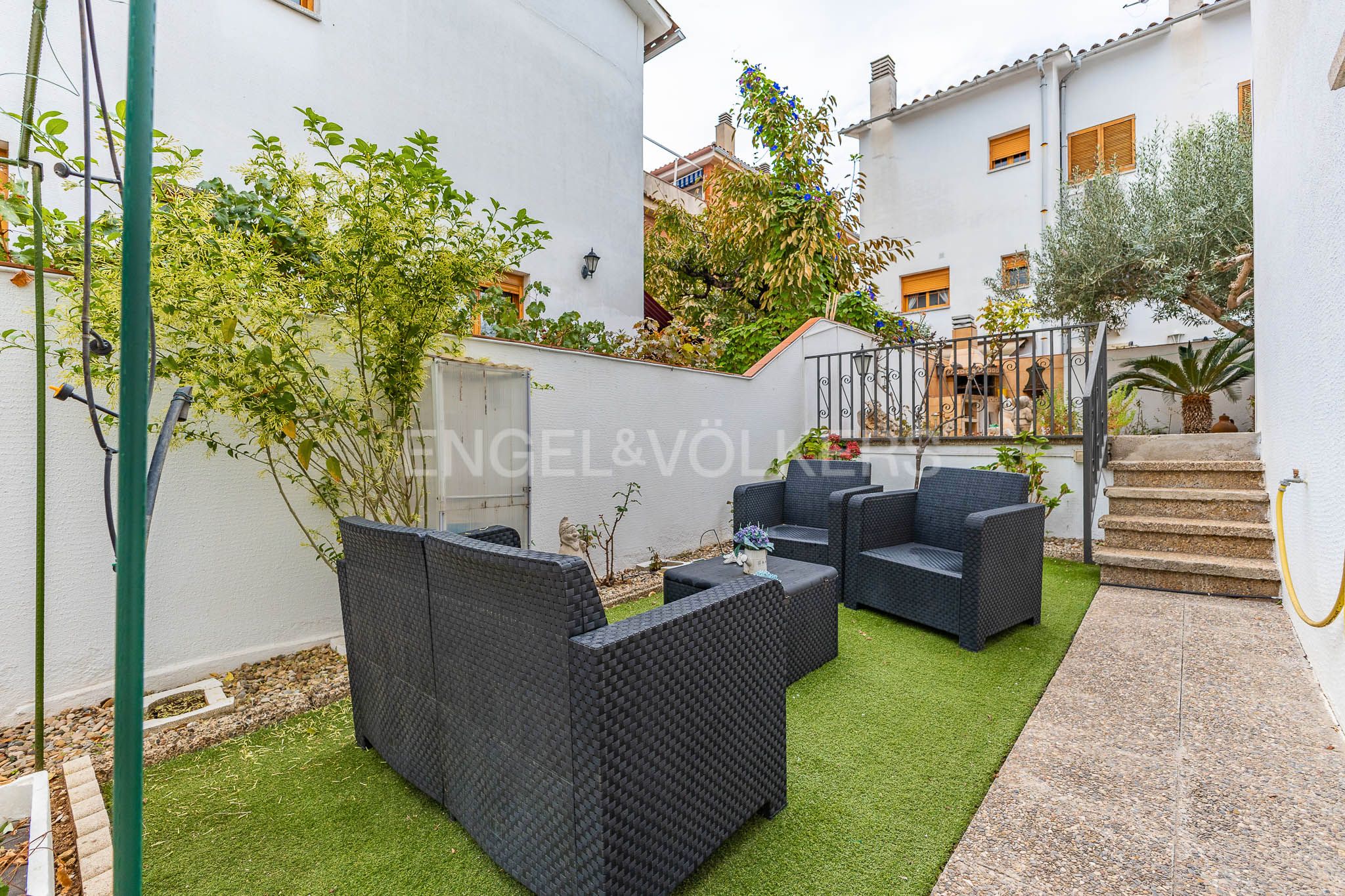 Terrassa de Casa adosada en venda en Cerdanyola del Vallès amb Aire condicionat, Calefacció i Jardí privat