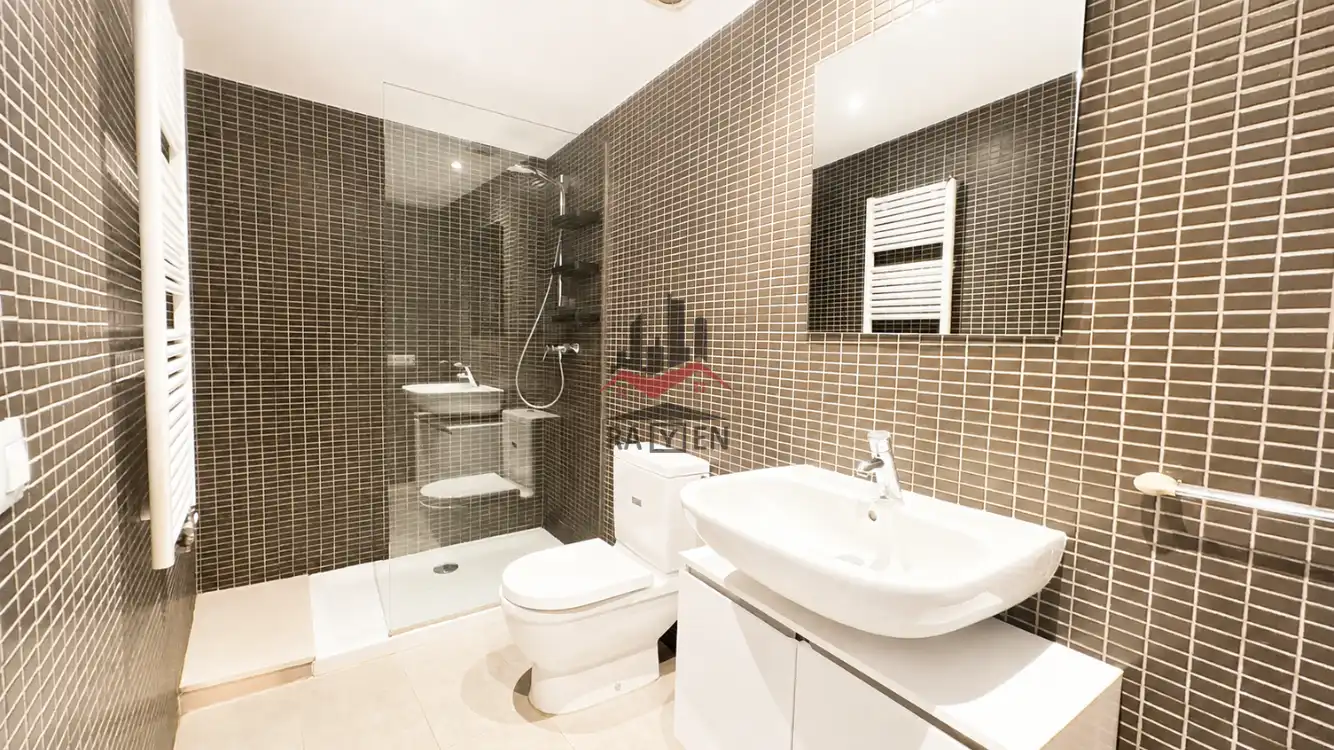 Duplex con ascensore in affitto a Centre, imagen 17