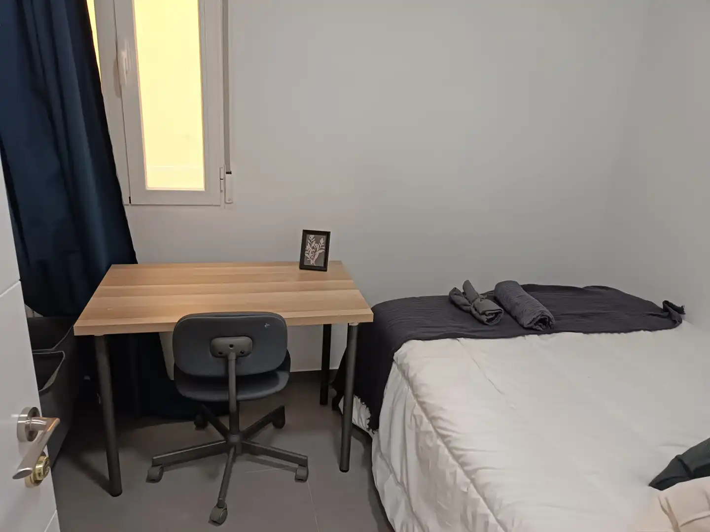 Habitación de Piso para compartir en Madrid con Aire acondicionado, Calefacción y Amueblado