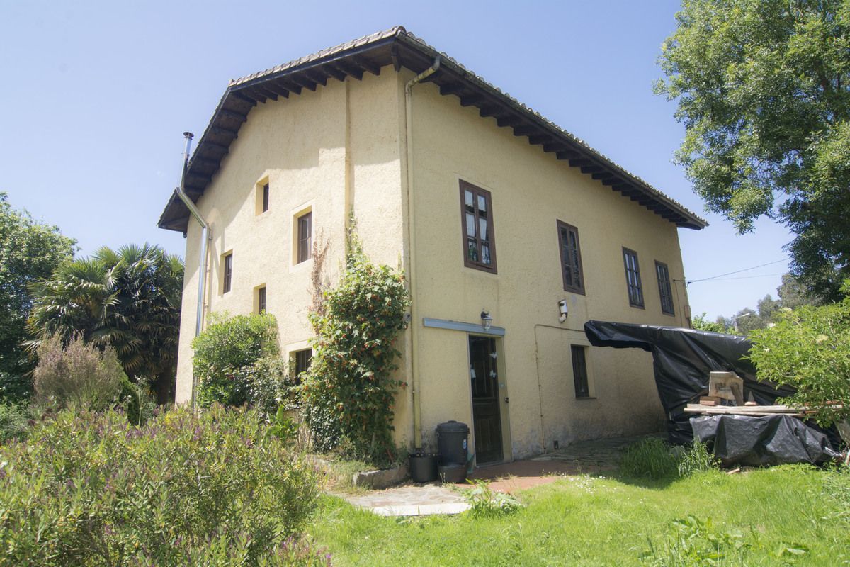 Vista exterior de Casa o xalet en venda en Llanes amb Calefacció i Jardí privat