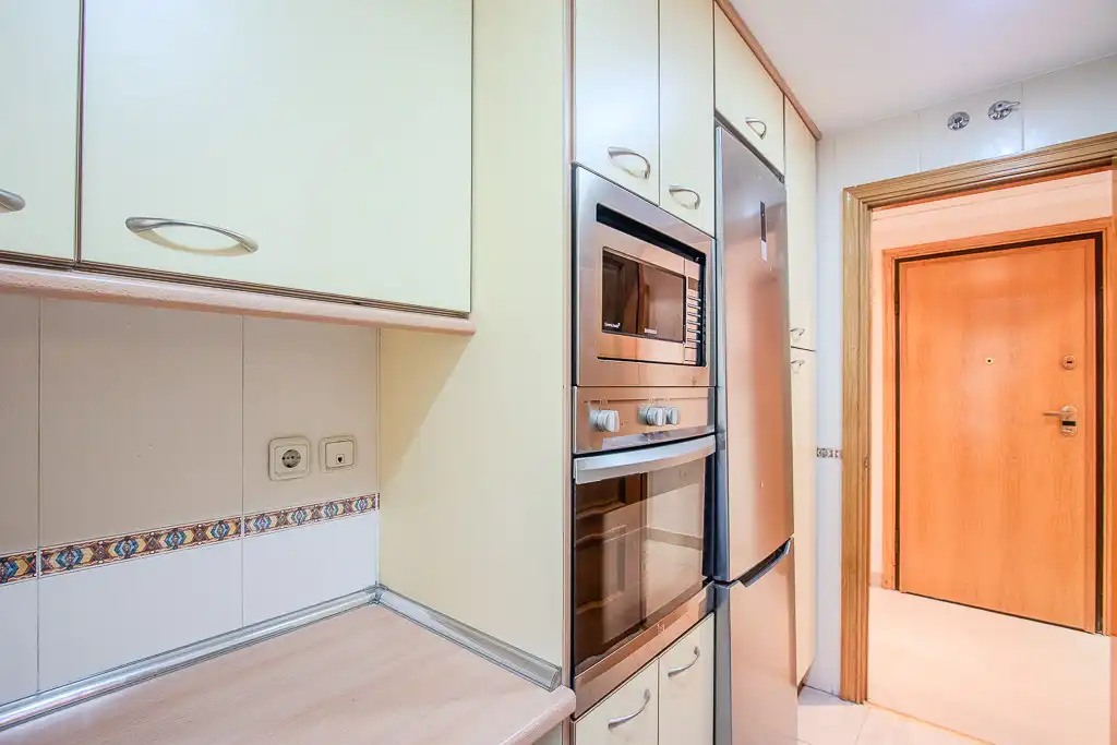 Kitchen of Flat for rent in Madrid  with Air Conditioner, Private garden and Storage room