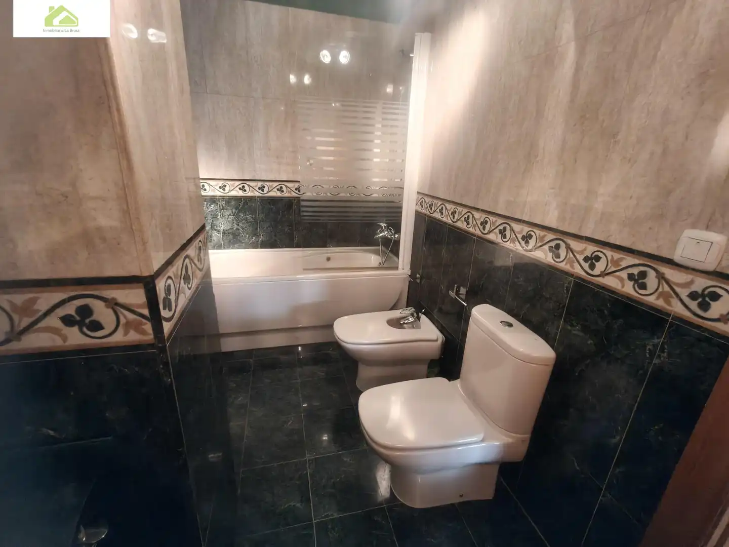 Baño de Apartamento de alquiler en Zamora Capital  con Aire acondicionado, Calefacción y Parquet