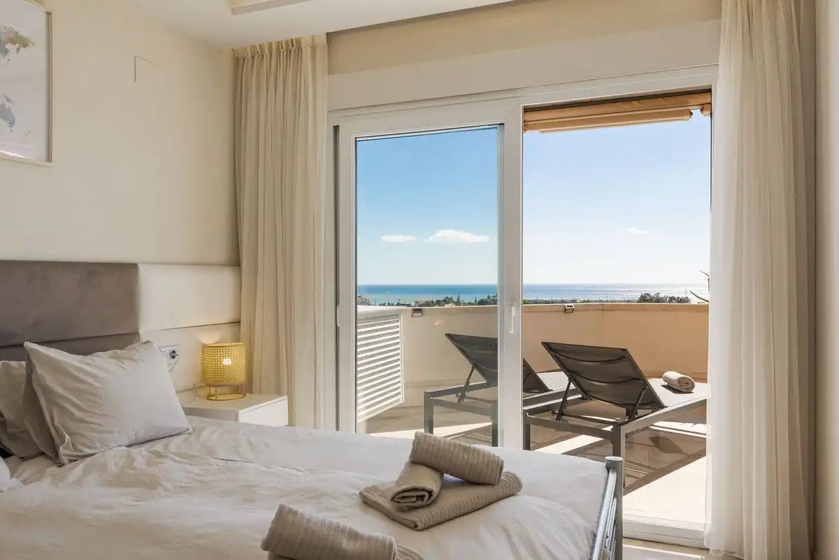 Apartamento con terraza en venta en Selwo, imagen 15