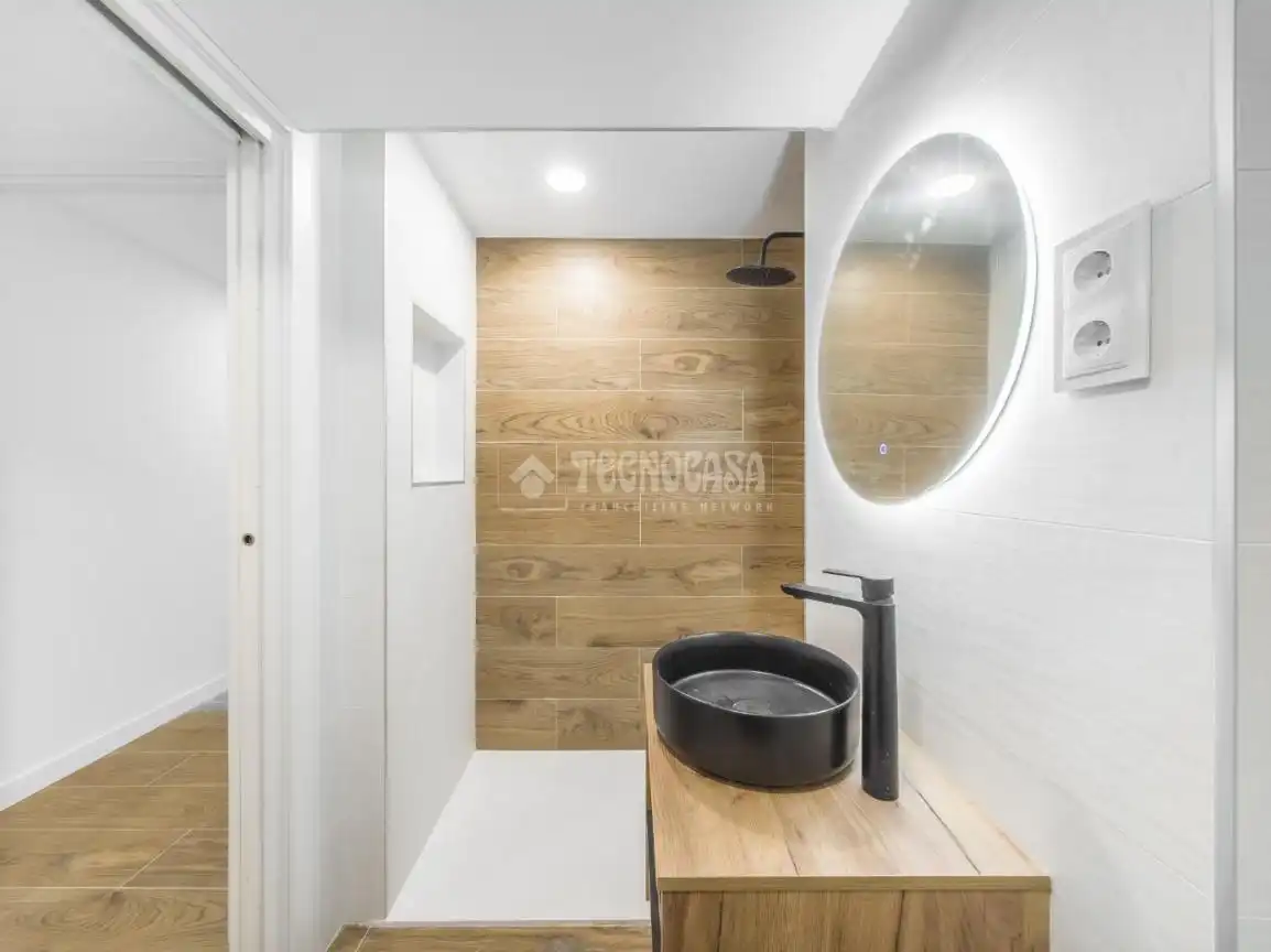 Bathroom of Flat for sale in Leganés  with Storage room