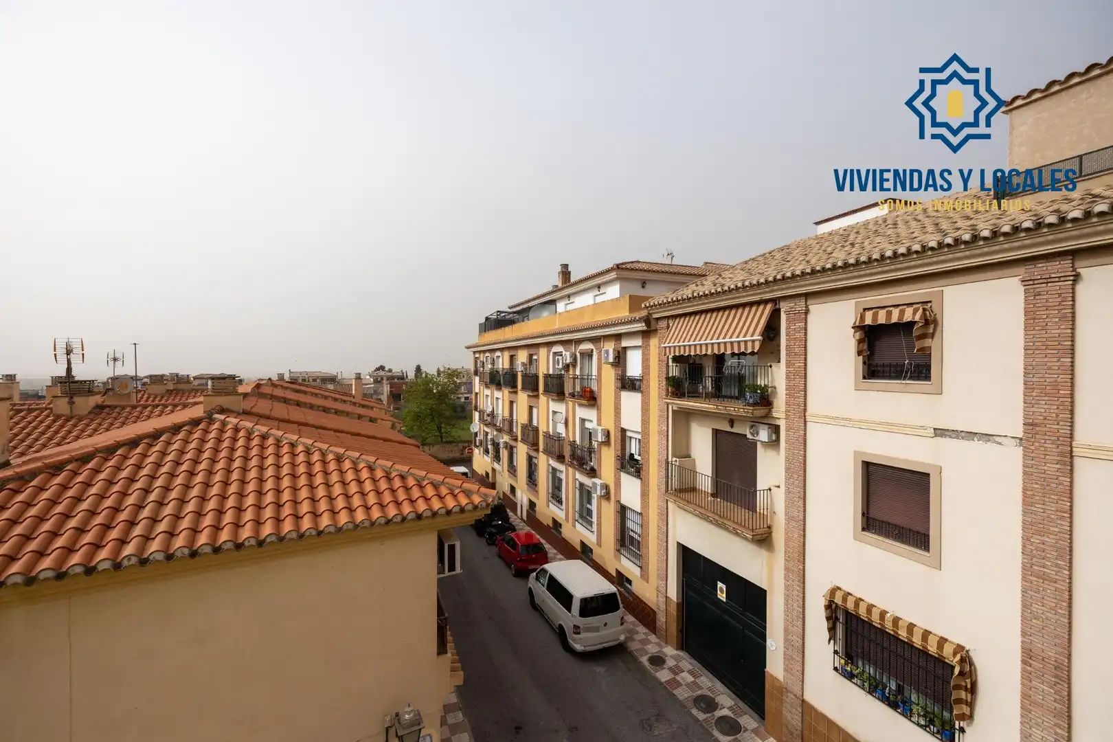 Vista exterior de Piso en venta en La Zubia con Calefacción y Balcón