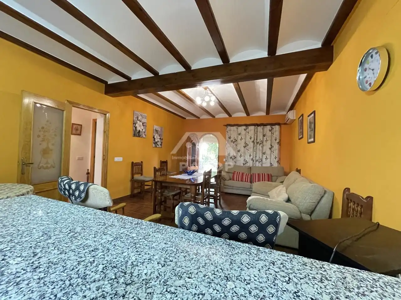 Sala de estar de Finca rústica en venta en La Pobla Llarga con Aire acondicionado, Jardín privado y Terraza