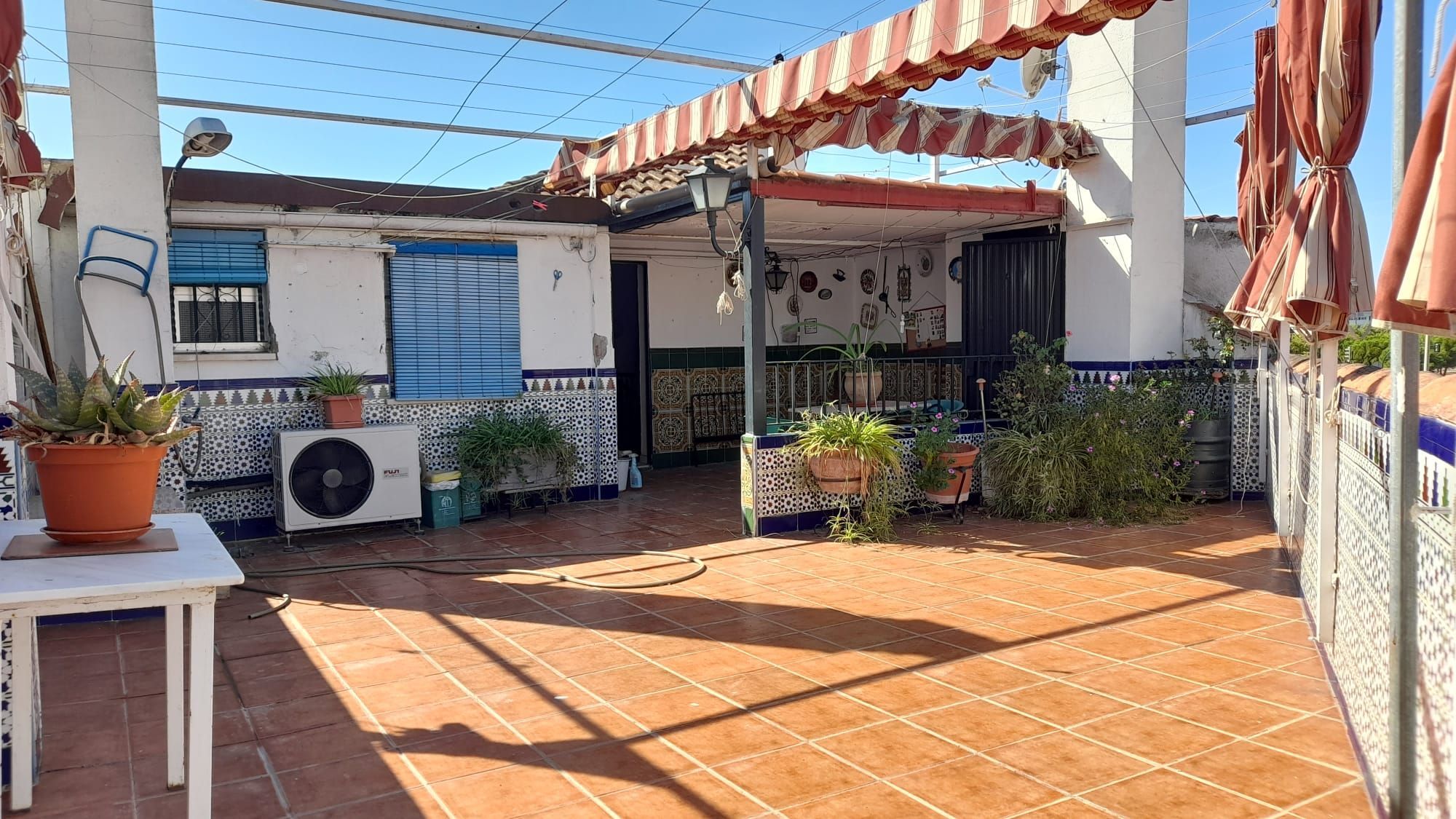 Exterior view of Single-family semi-detached for sale in  Córdoba Capital  with Air Conditioner, Heating and Terrace