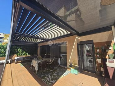 Casa aparellada amb piscina en venda a Soto del Henares