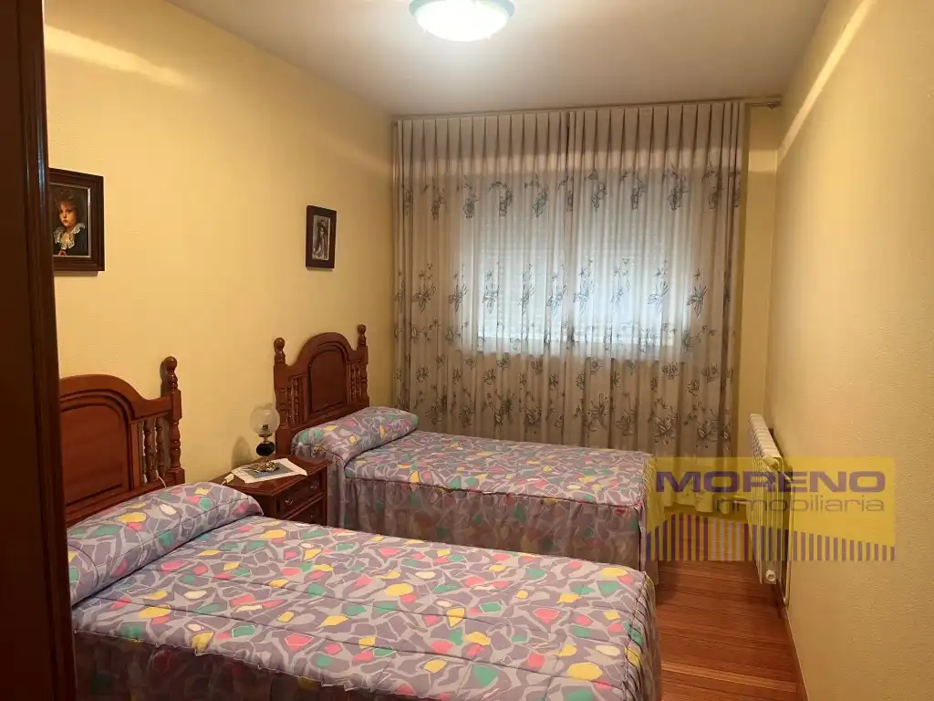 Bedroom of Flat for sale in Sarria