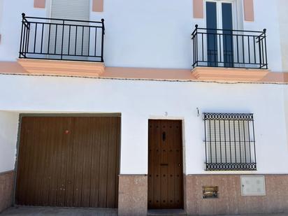 Vista exterior de Casa o xalet en venda en Humilladero amb Terrassa i Balcó