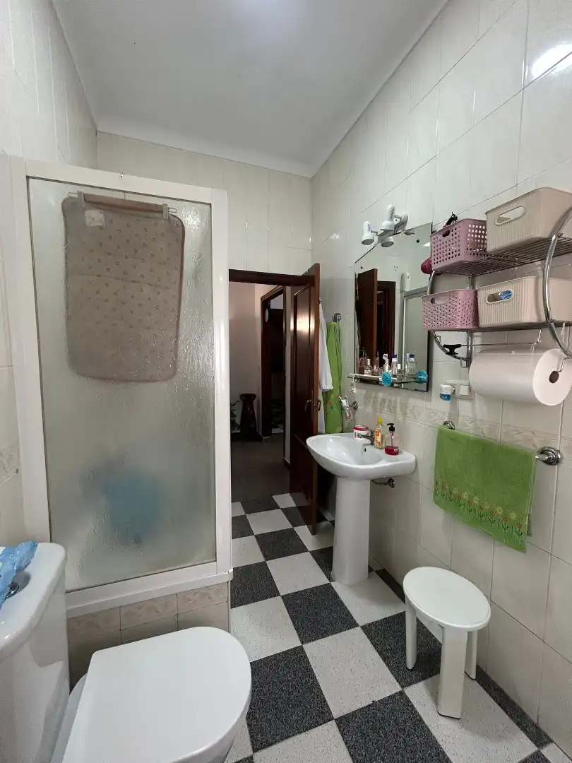 Baño de Piso en venta en Villaverde del Río con Aire acondicionado, Terraza y Trastero