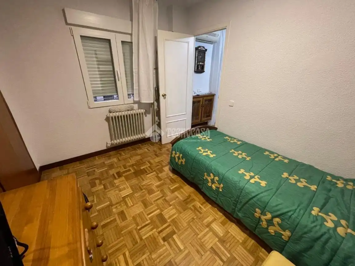 Dormitori de Pis de lloguer en Madrid amb Aire condicionat, Calefacció i Terrassa